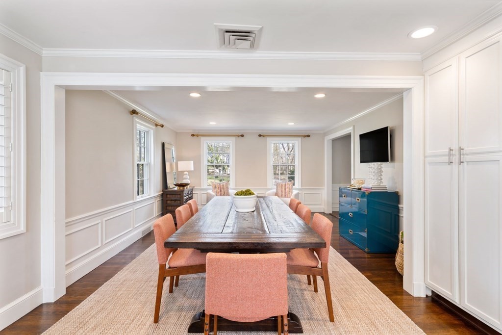 26 Arnold Road Wellesley, MA 02481 - Photo 15 of 35