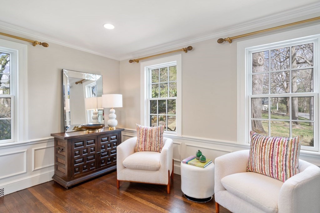 26 Arnold Road Wellesley, MA 02481 - Photo 17 of 35