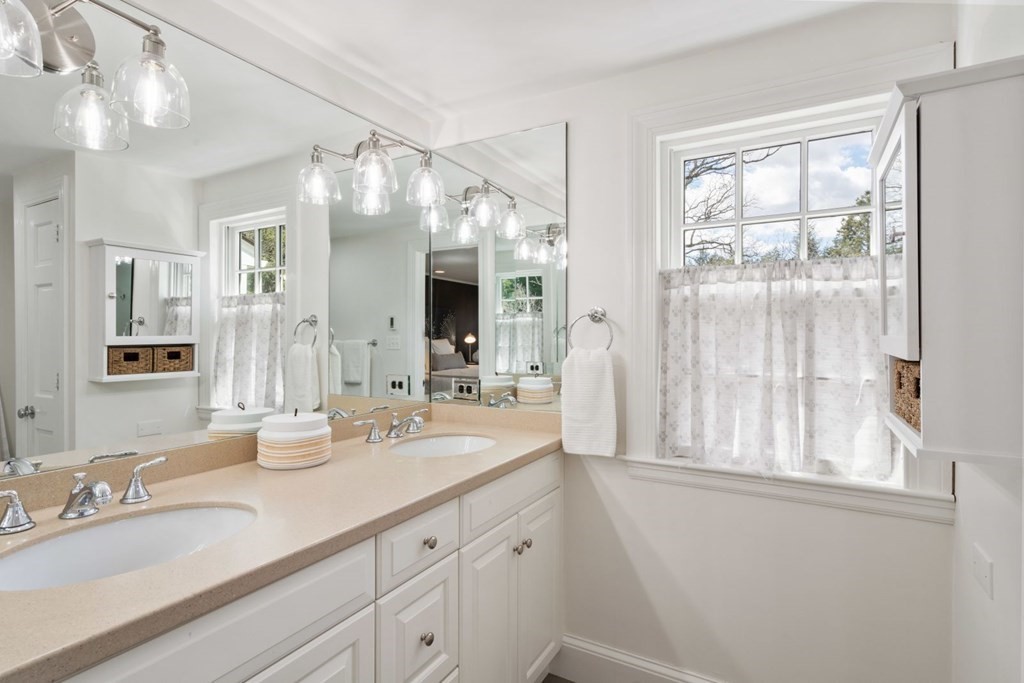 26 Arnold Road Wellesley, MA 02481 - Photo 22 of 35