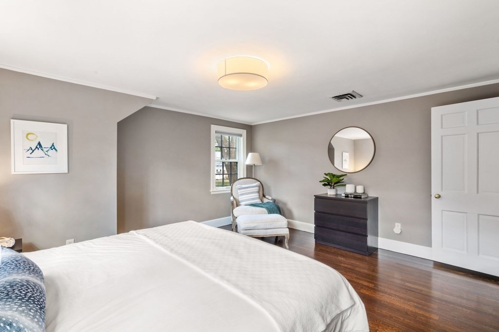 26 Arnold Road Wellesley, MA 02481 - Photo 25 of 35