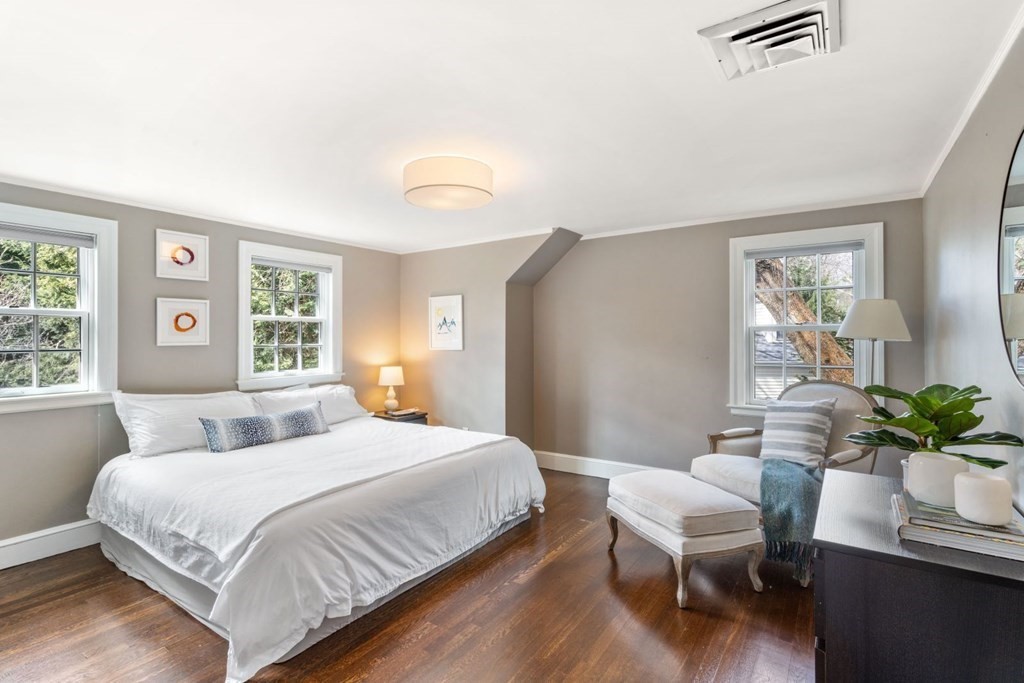 26 Arnold Road Wellesley, MA 02481 - Photo 26 of 35