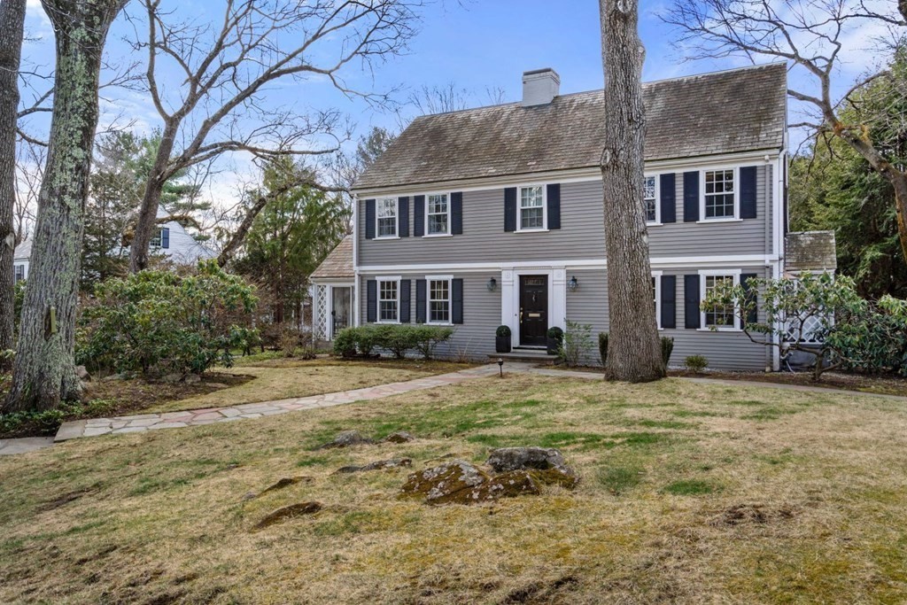 26 Arnold Road Wellesley, MA 02481 - Photo 3 of 35