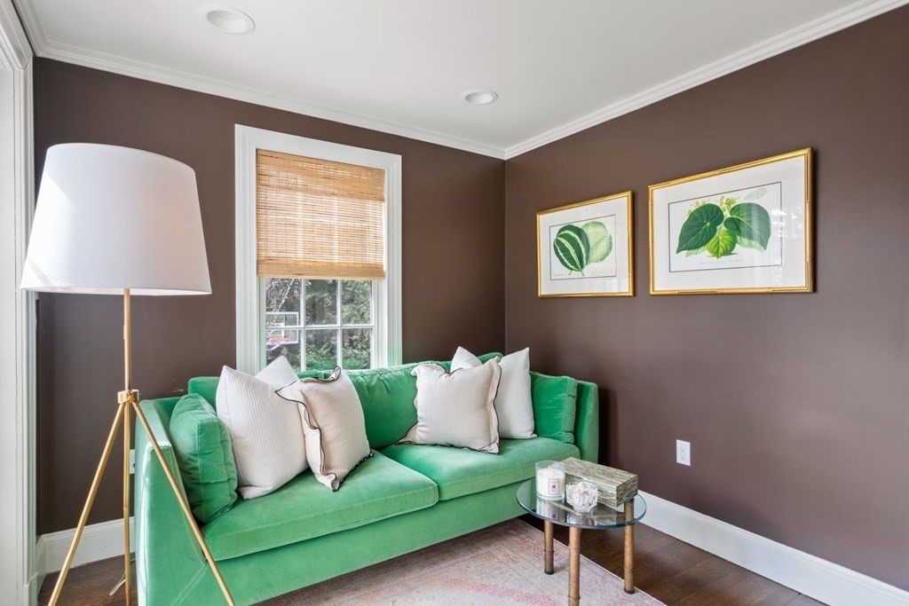 26 Arnold Road Wellesley, MA 02481 - Photo 10 of 35