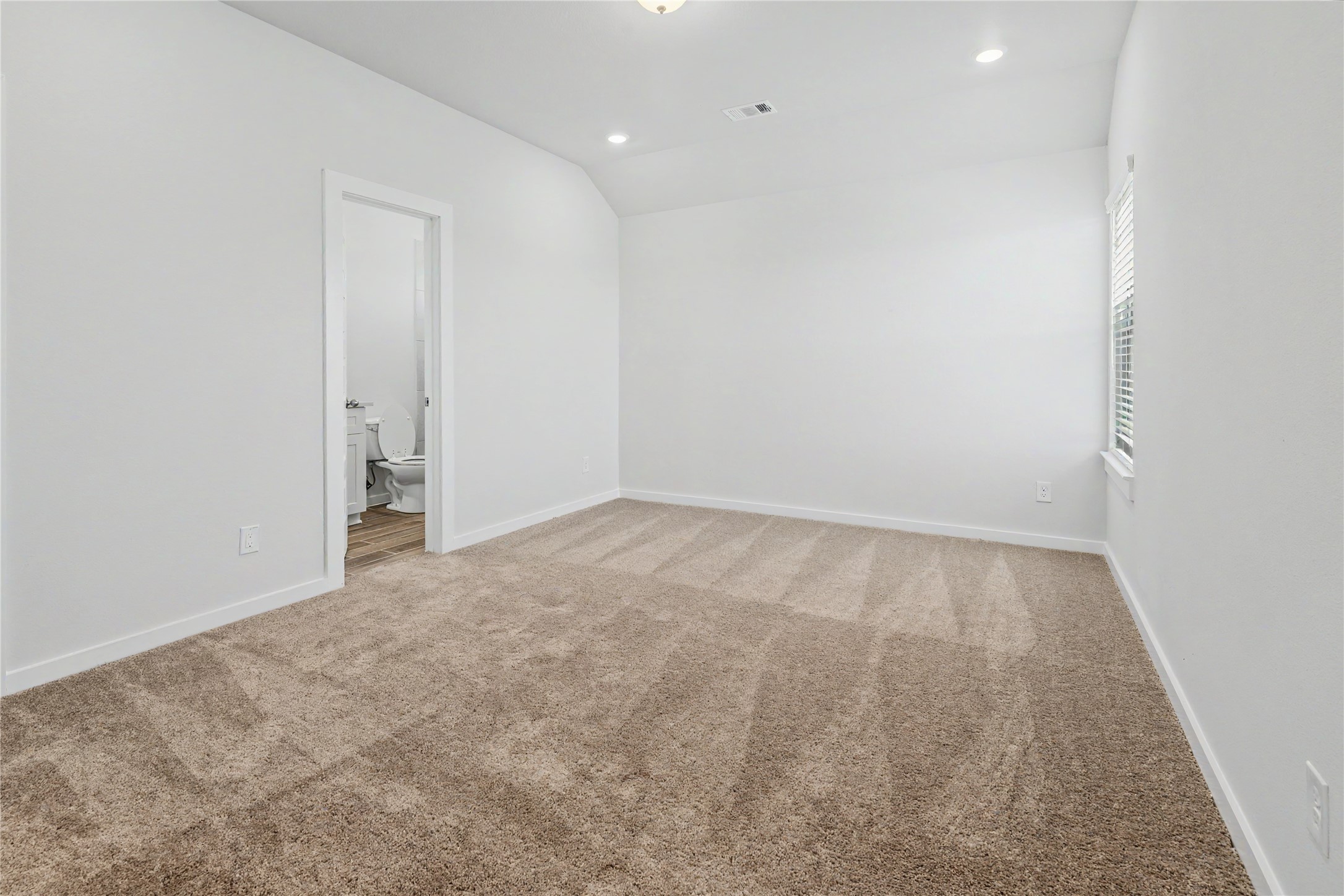 6423 Bolinas Court Rosharon, TX 77583 - Photo 23 of 39 a view of an empty room