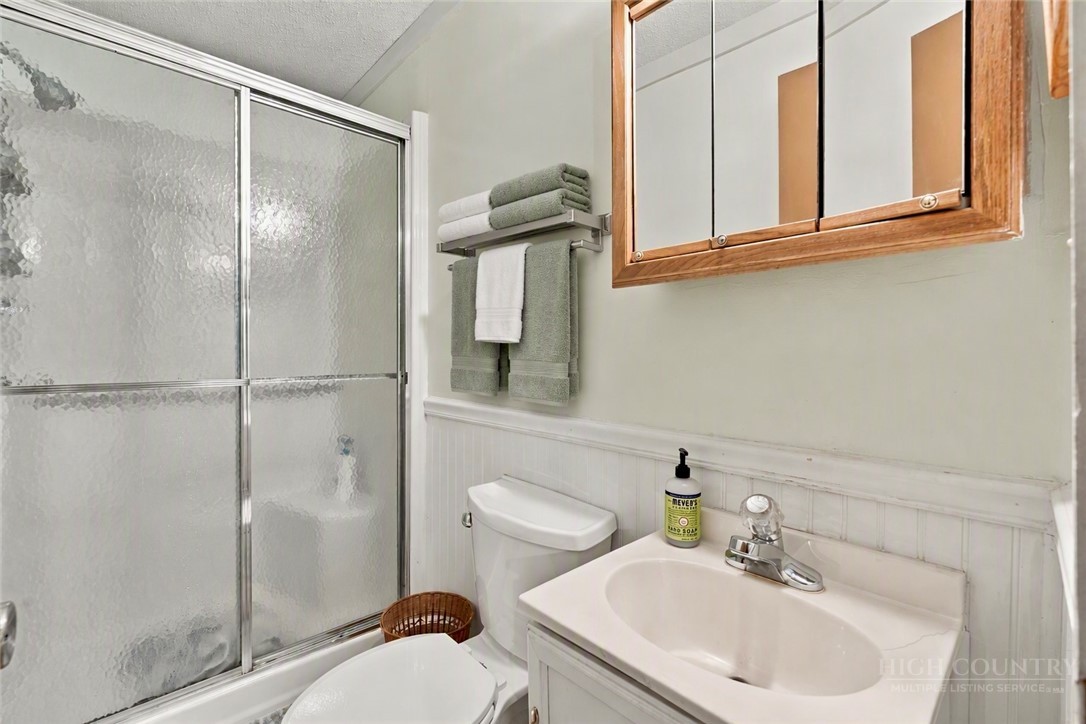 135 Club House Road Beech Mountain, NC 28604 - Photo 15 of 22 Gallery Image 15