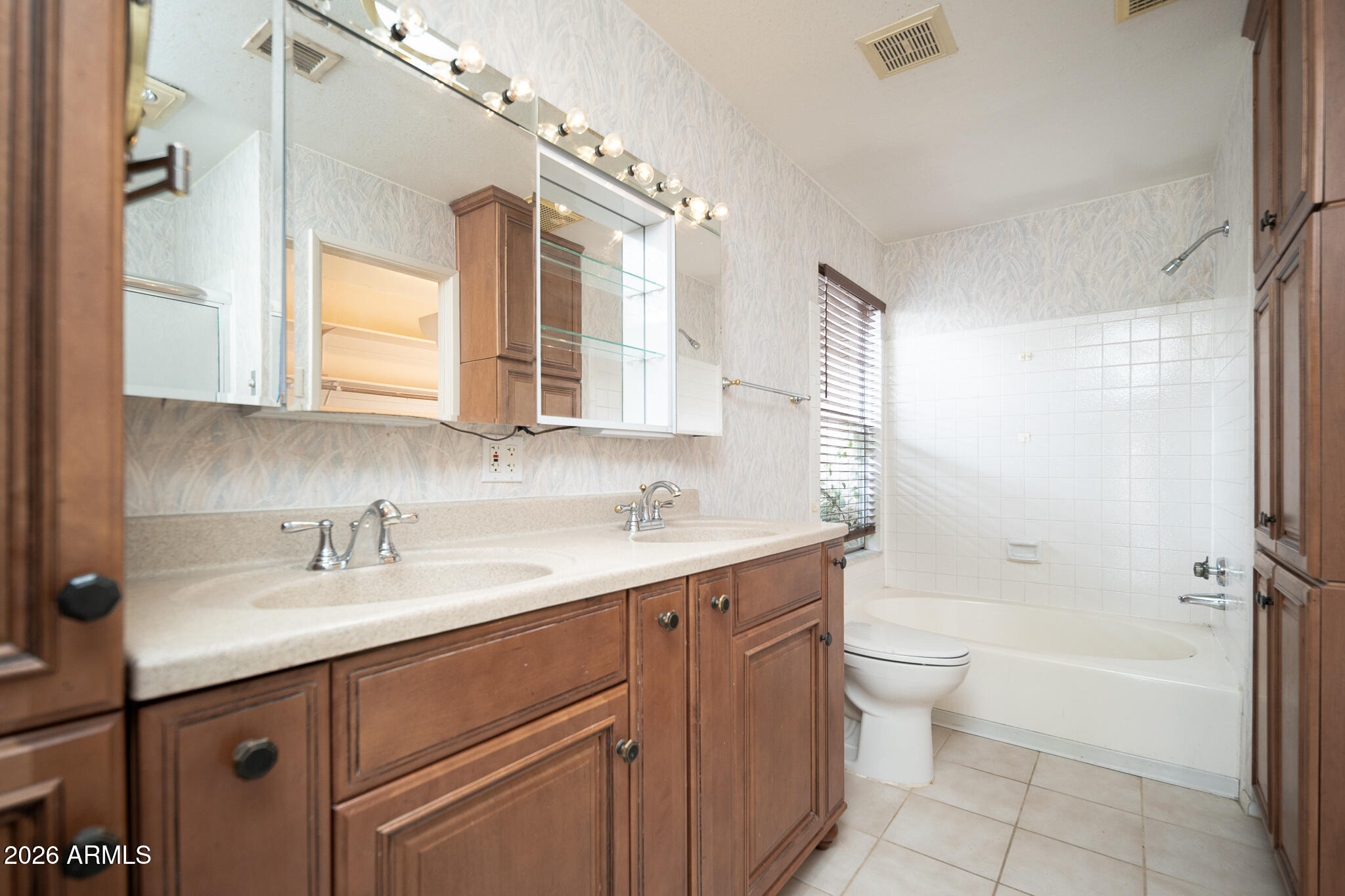 6432 West Grandview Road Glendale, AZ 85306 - Photo 7 of 38