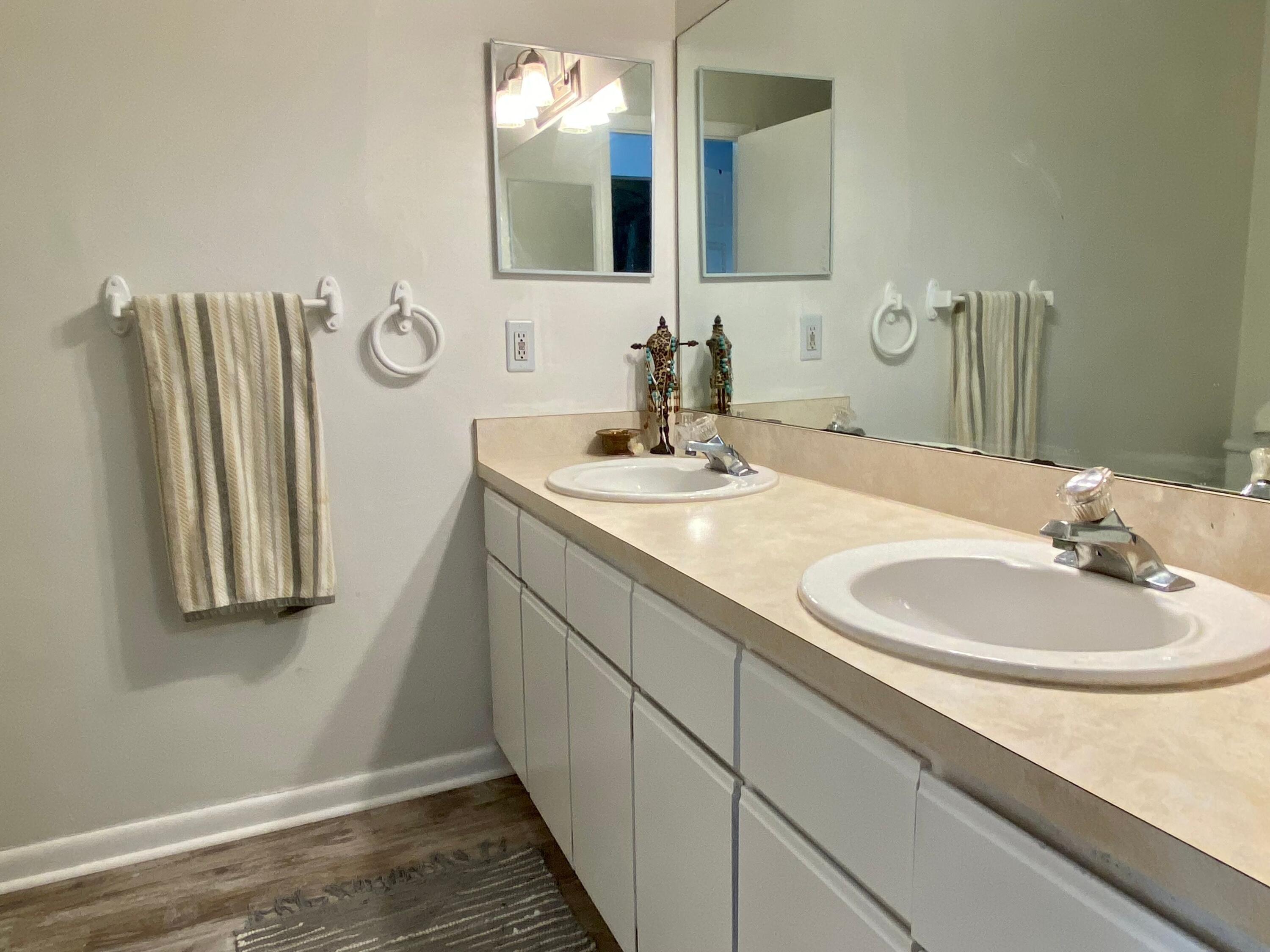371 Maplecrest Circle Jupiter, FL 33458 - Photo 13 of 16 IMG_2870