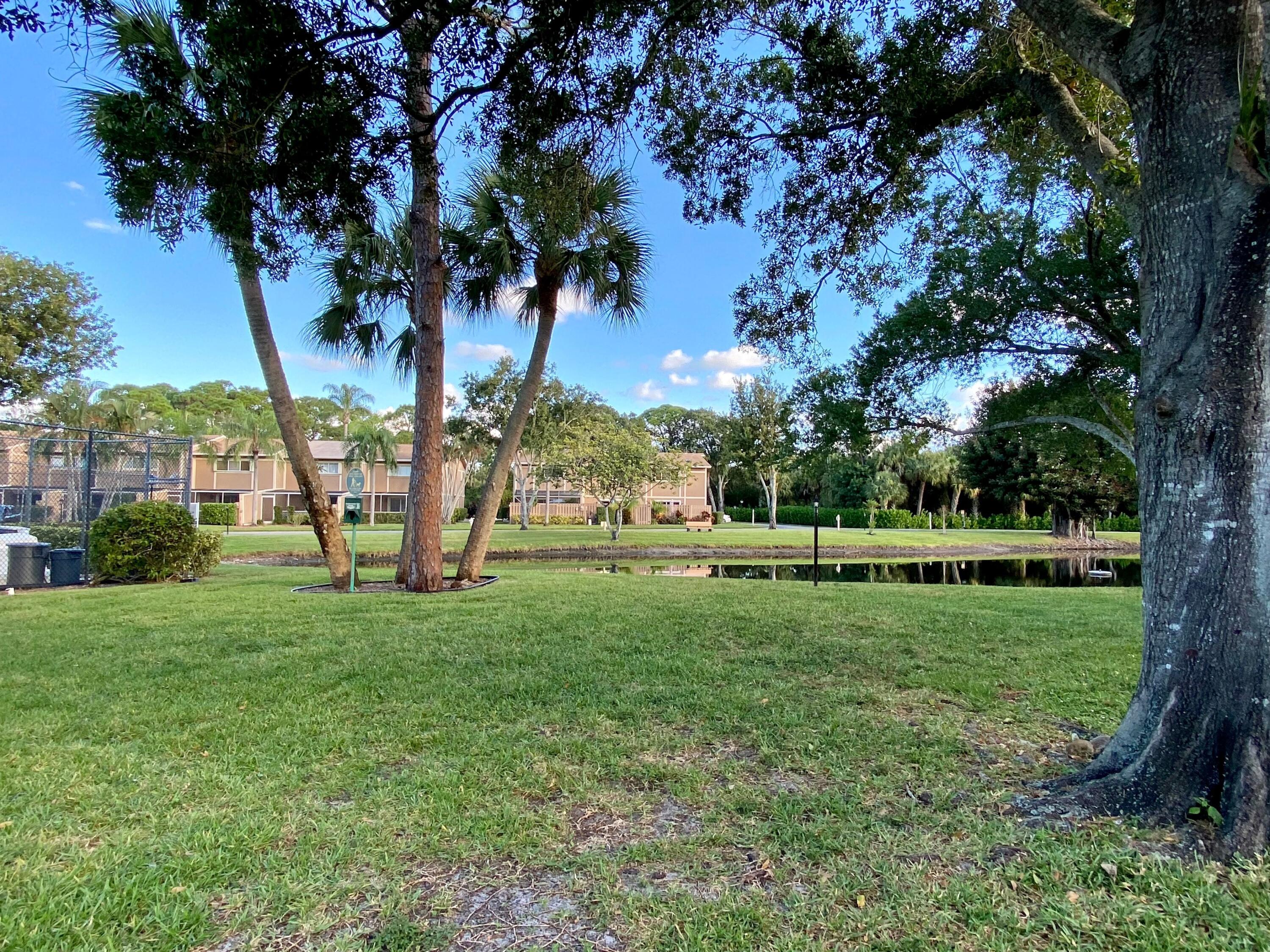 371 Maplecrest Circle Jupiter, FL 33458 - Photo 3 of 16 IMG_2868