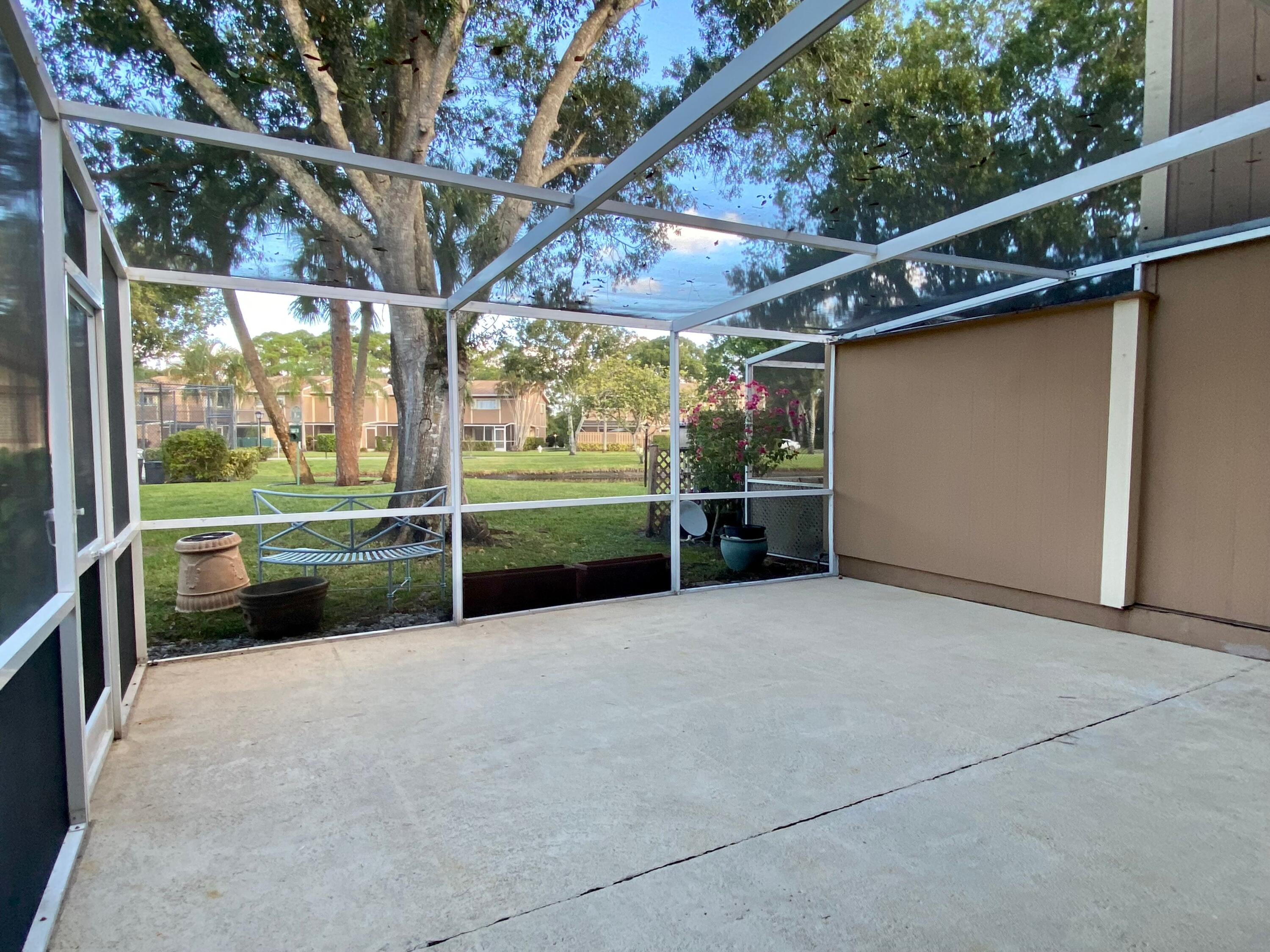 371 Maplecrest Circle Jupiter, FL 33458 - Photo 6 of 16 IMG_2867