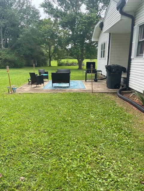 121 Dunn Fall River Road Leoma, TN 38468 - Photo 3 of 12 a view of a garden with sitting area