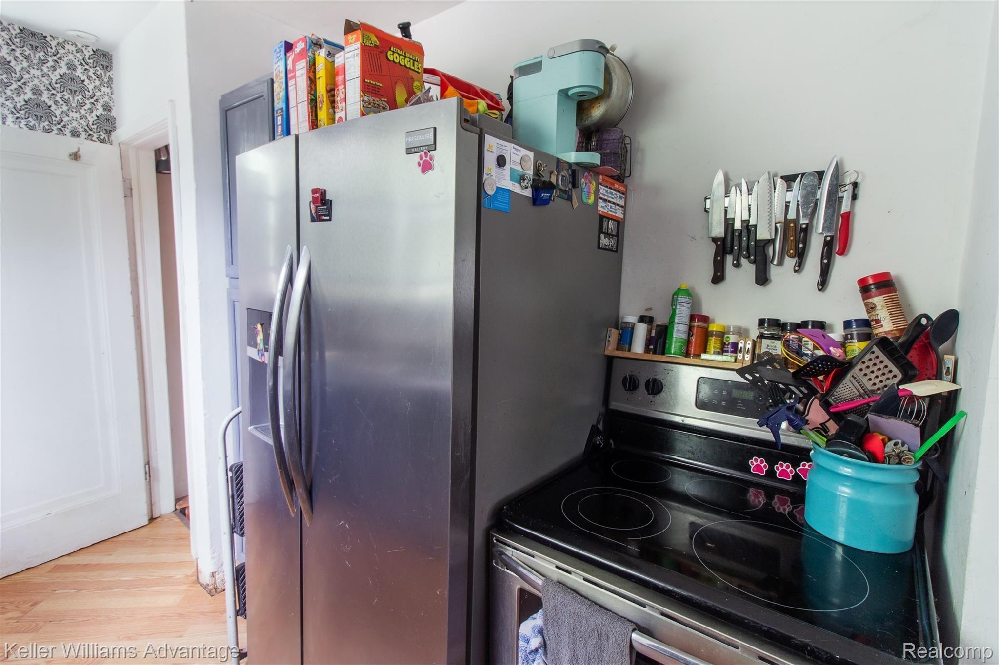 47777 Ford Road Canton, MI 48187 - Photo 9 of 28 Ford_47777_Kitchen_02.jpg