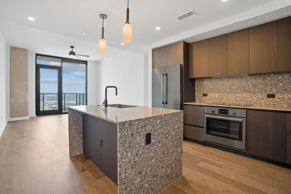 $3,500 | 84 East Avenue, Unit 3503, Austin, TX 78701