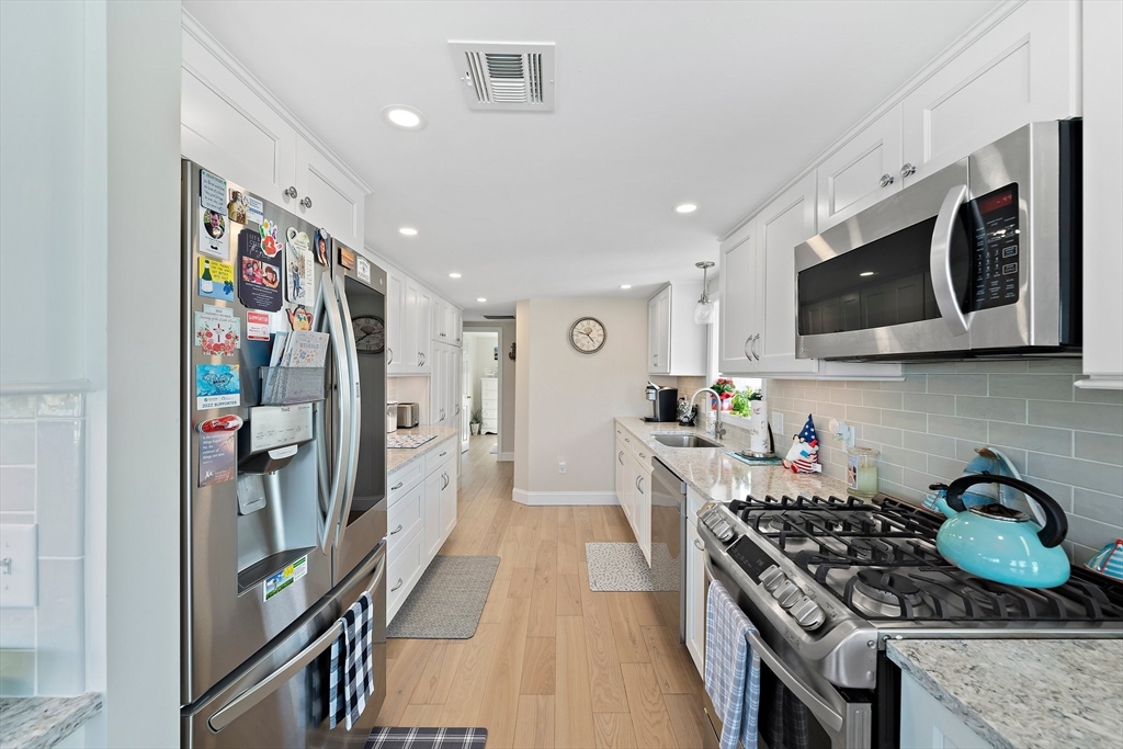 183 Ridge Road Marshfield, MA 02050 - Photo 13 of 40 Gallery Image 13