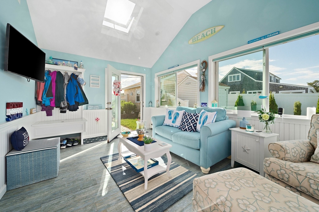183 Ridge Road Marshfield, MA 02050 - Photo 6 of 40 Gallery Image 6