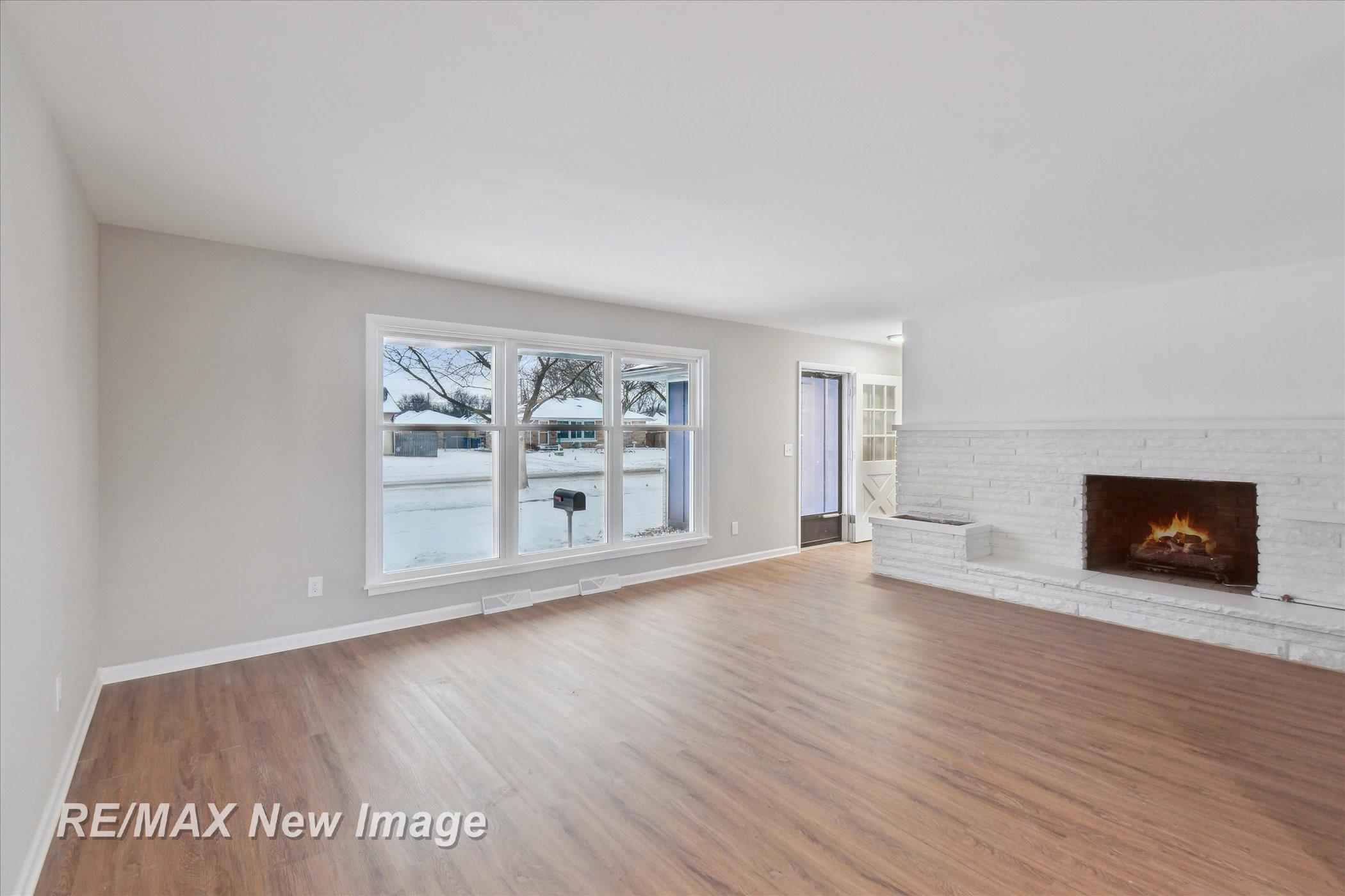 580 Rustic Road Saginaw, MI 48604 - Photo 7 of 34 50165011-d5b81c2d-ea16-418b-a484-3a258d529eb7.JPG