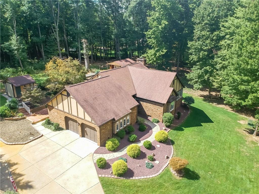 2901 Rosedale Avenue New Castle, PA 16105 - Photo 2 of 25 a aerial view of a house with yard porch and green space