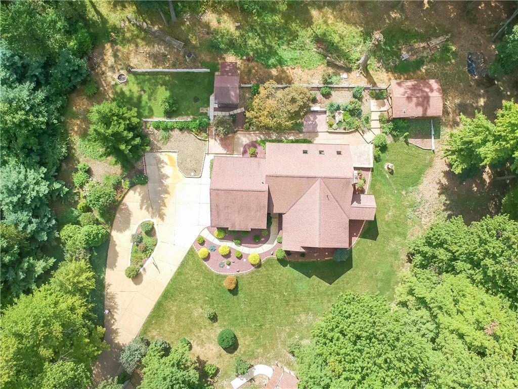 2901 Rosedale Avenue New Castle, PA 16105 - Photo 25 of 25 an aerial view of a house with a yard