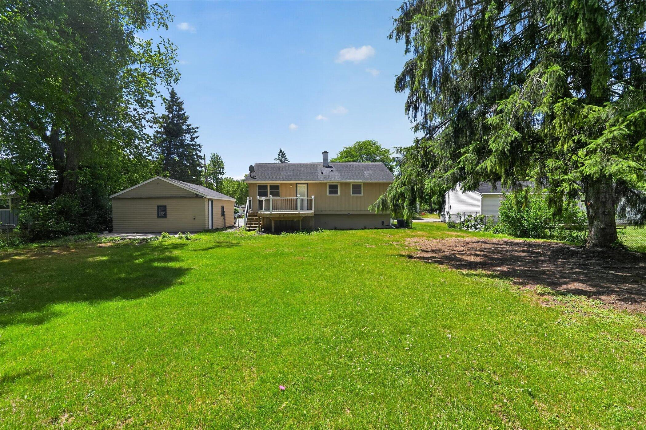 284 Stanford Lane Jackson, MI 49203 - Photo 38 of 39 37-284-Stanford-Ln-Windowstill-Photograp