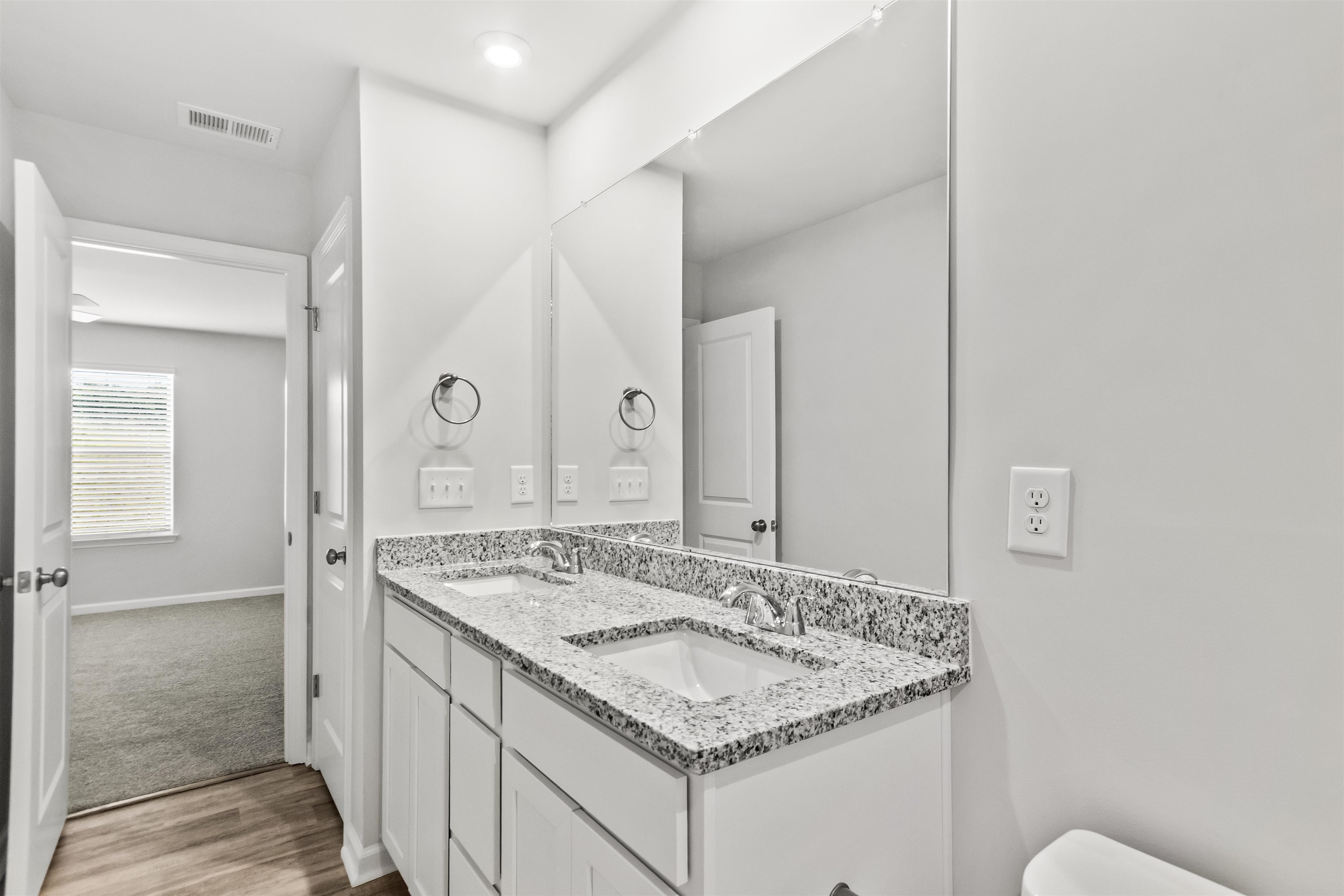 1281 Forestbrook Lane Spartanburg, SC 29303 - Photo 17 of 32