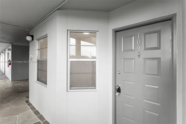 $235,000 | 1400 Southwest 124th Terrace, Unit 109Q, Pembroke Pines, FL 33027