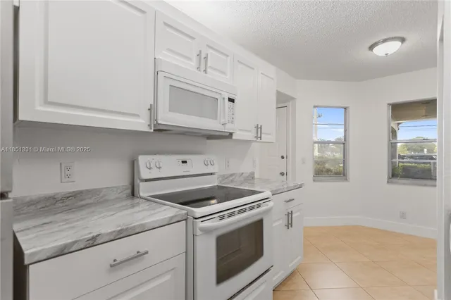 $235,000 | 1400 Southwest 124th Terrace, Unit 109Q, Pembroke Pines, FL 33027
