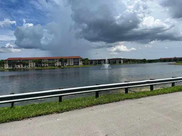 $235,000 | 1400 Southwest 124th Terrace, Unit 109Q, Pembroke Pines, FL 33027