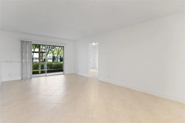 $235,000 | 1400 Southwest 124th Terrace, Unit 109Q, Pembroke Pines, FL 33027