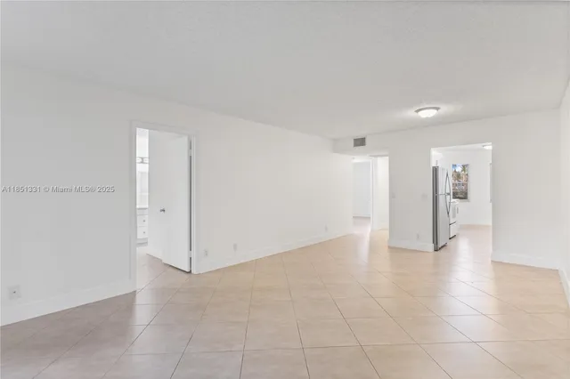 $235,000 | 1400 Southwest 124th Terrace, Unit 109Q, Pembroke Pines, FL 33027