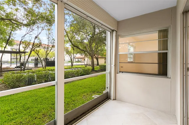 $235,000 | 1400 Southwest 124th Terrace, Unit 109Q, Pembroke Pines, FL 33027