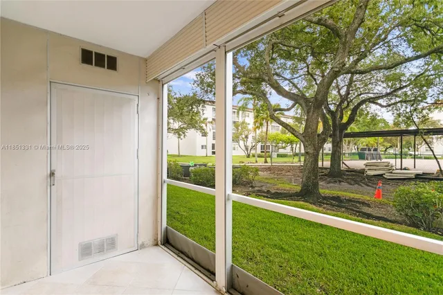 $235,000 | 1400 Southwest 124th Terrace, Unit 109Q, Pembroke Pines, FL 33027