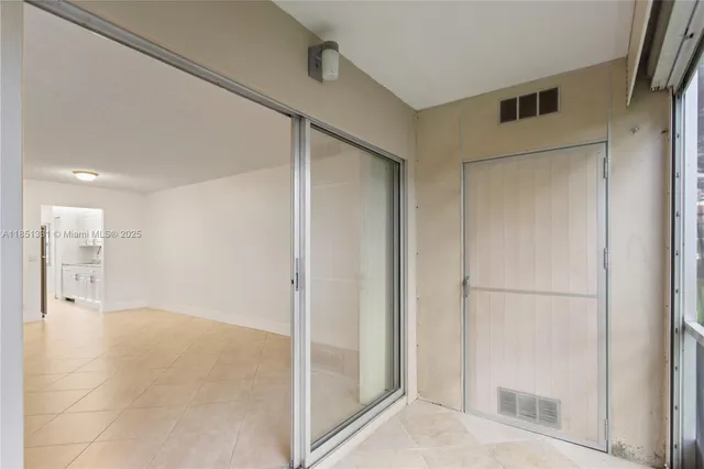 $235,000 | 1400 Southwest 124th Terrace, Unit 109Q, Pembroke Pines, FL 33027