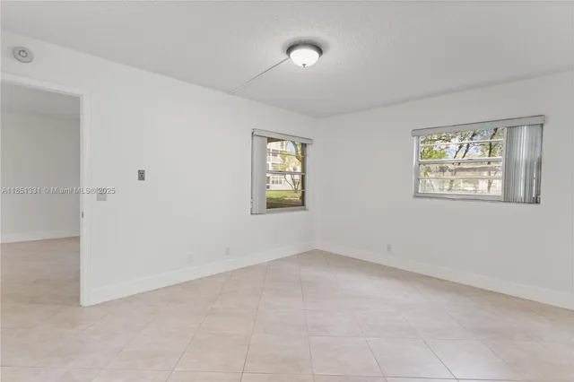 $235,000 | 1400 Southwest 124th Terrace, Unit 109Q, Pembroke Pines, FL 33027