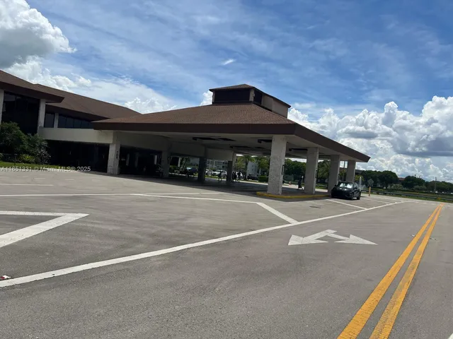 $235,000 | 1400 Southwest 124th Terrace, Unit 109Q, Pembroke Pines, FL 33027