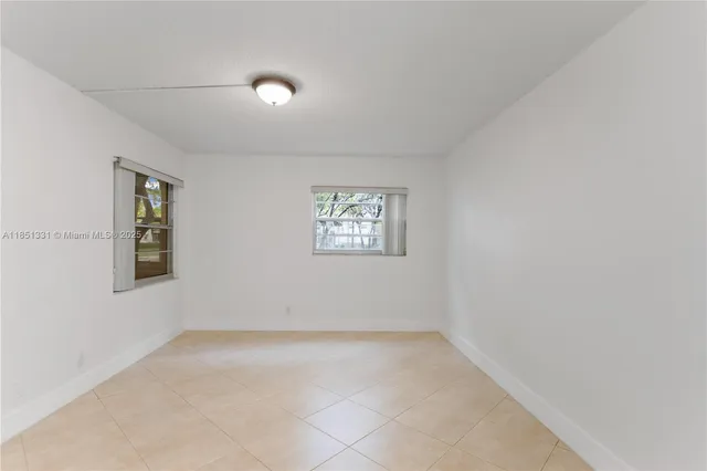 $235,000 | 1400 Southwest 124th Terrace, Unit 109Q, Pembroke Pines, FL 33027
