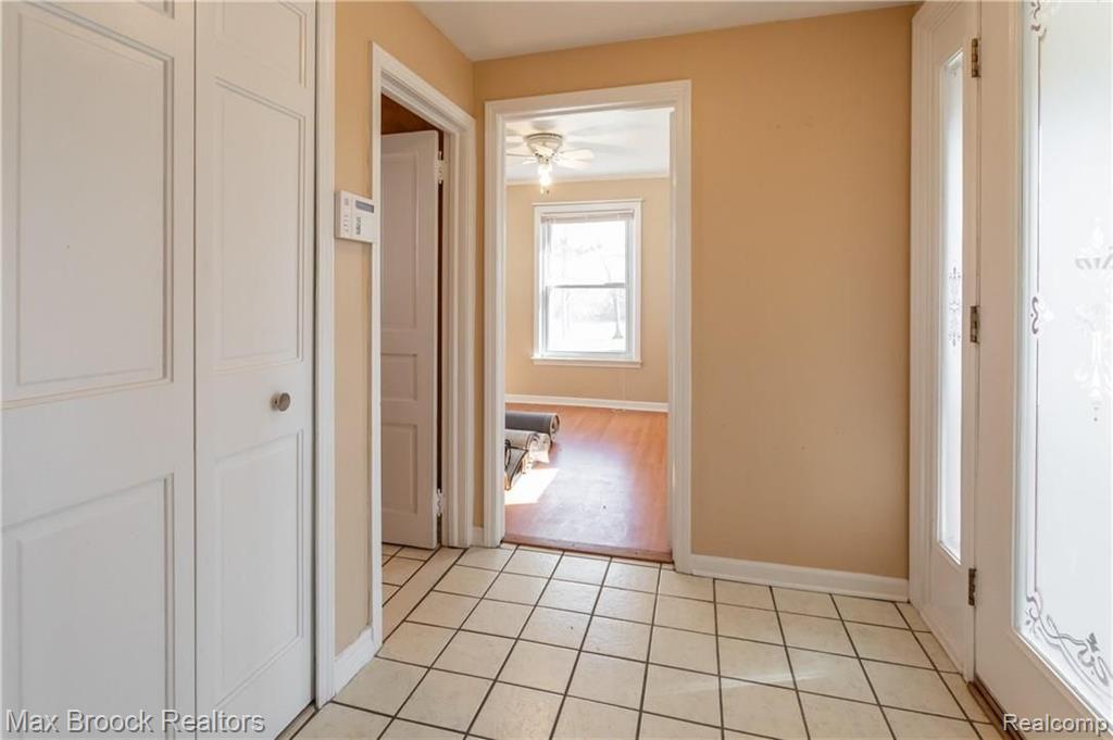 5277 West Maple Road West Bloomfield, MI 48322 - Photo 3 of 40