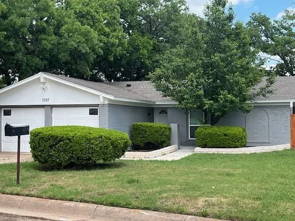 $2,000 | 7337 Woodbridge Drive, Forest Hill, TX 76140