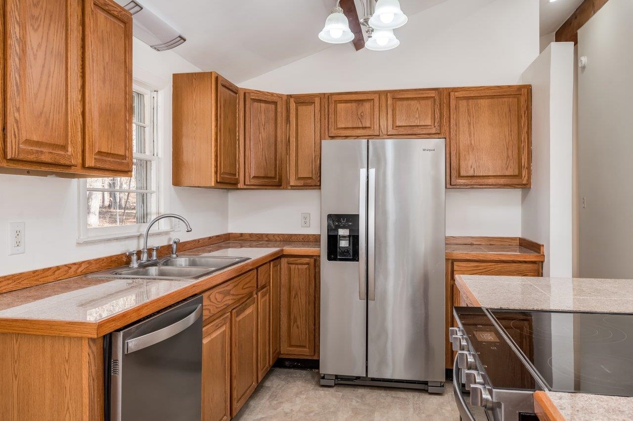 5 Quarry Road Somersworth, NH 03878 - Photo 8 of 24