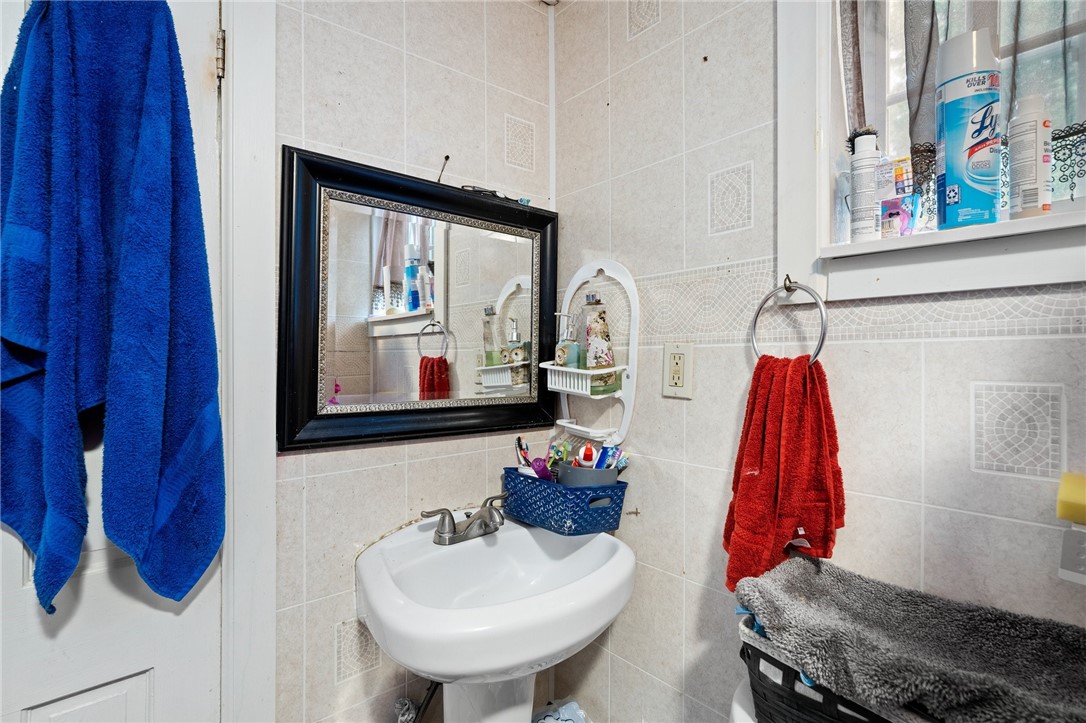 734 Mineral Spring Avenue Pawtucket, RI 02860 - Photo 18 of 50