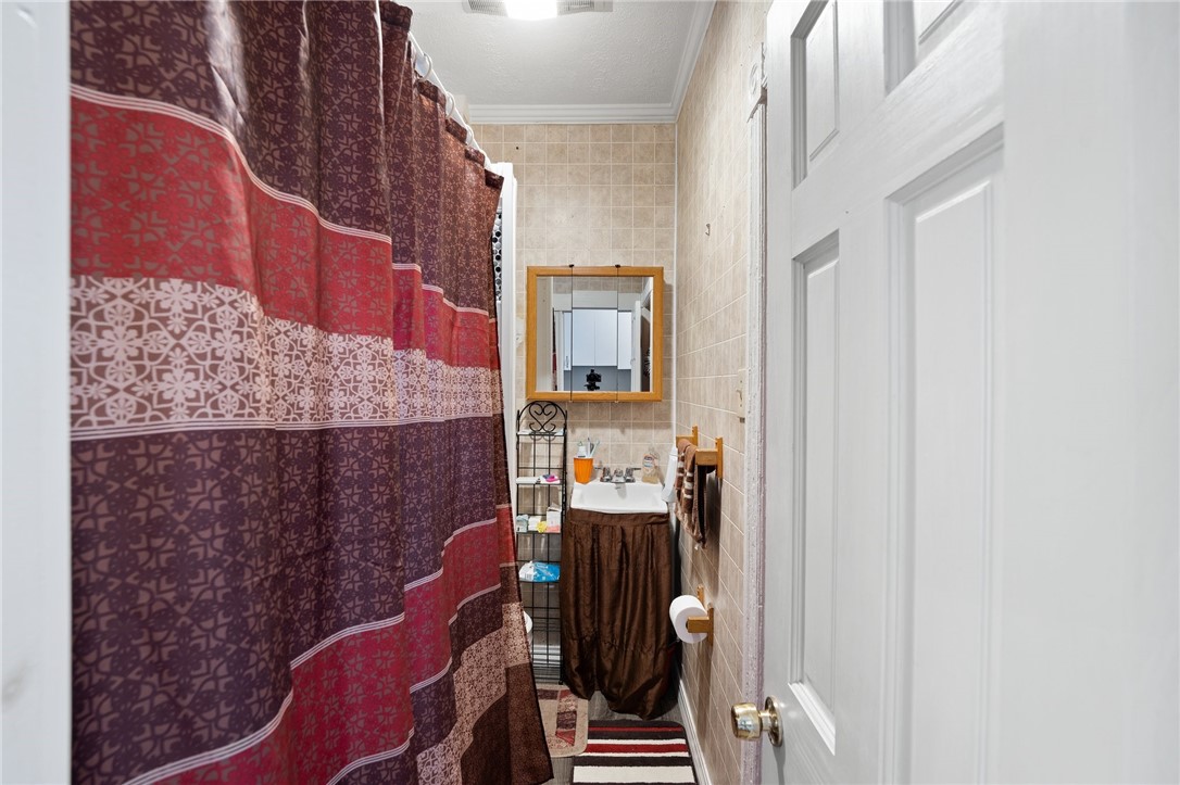 734 Mineral Spring Avenue Pawtucket, RI 02860 - Photo 26 of 50