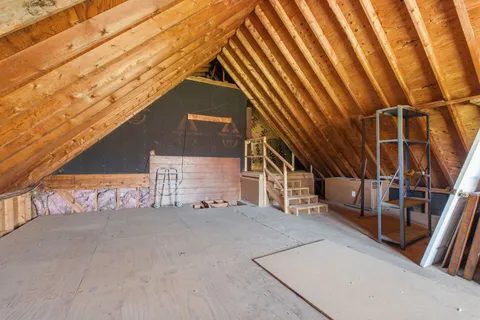 a view of utility room
