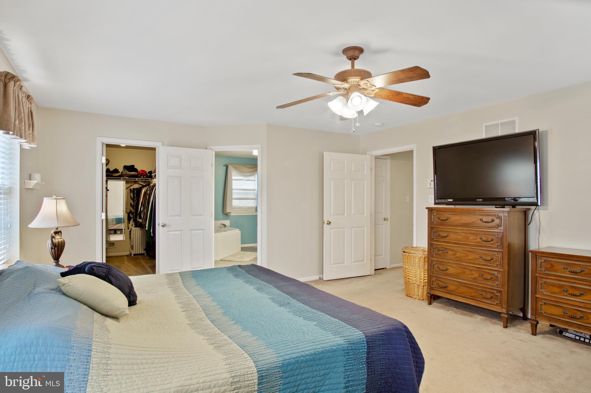 8121 Pine Road Philadelphia, PA 19111 - Photo 15 of 23 Gallery Image 15