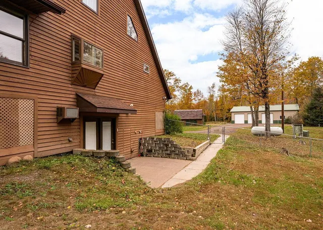 $359,000 | 94241 South Net Lake Road, Holyoke, MN 55749