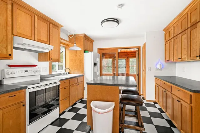 $359,000 | 94241 South Net Lake Road, Holyoke, MN 55749