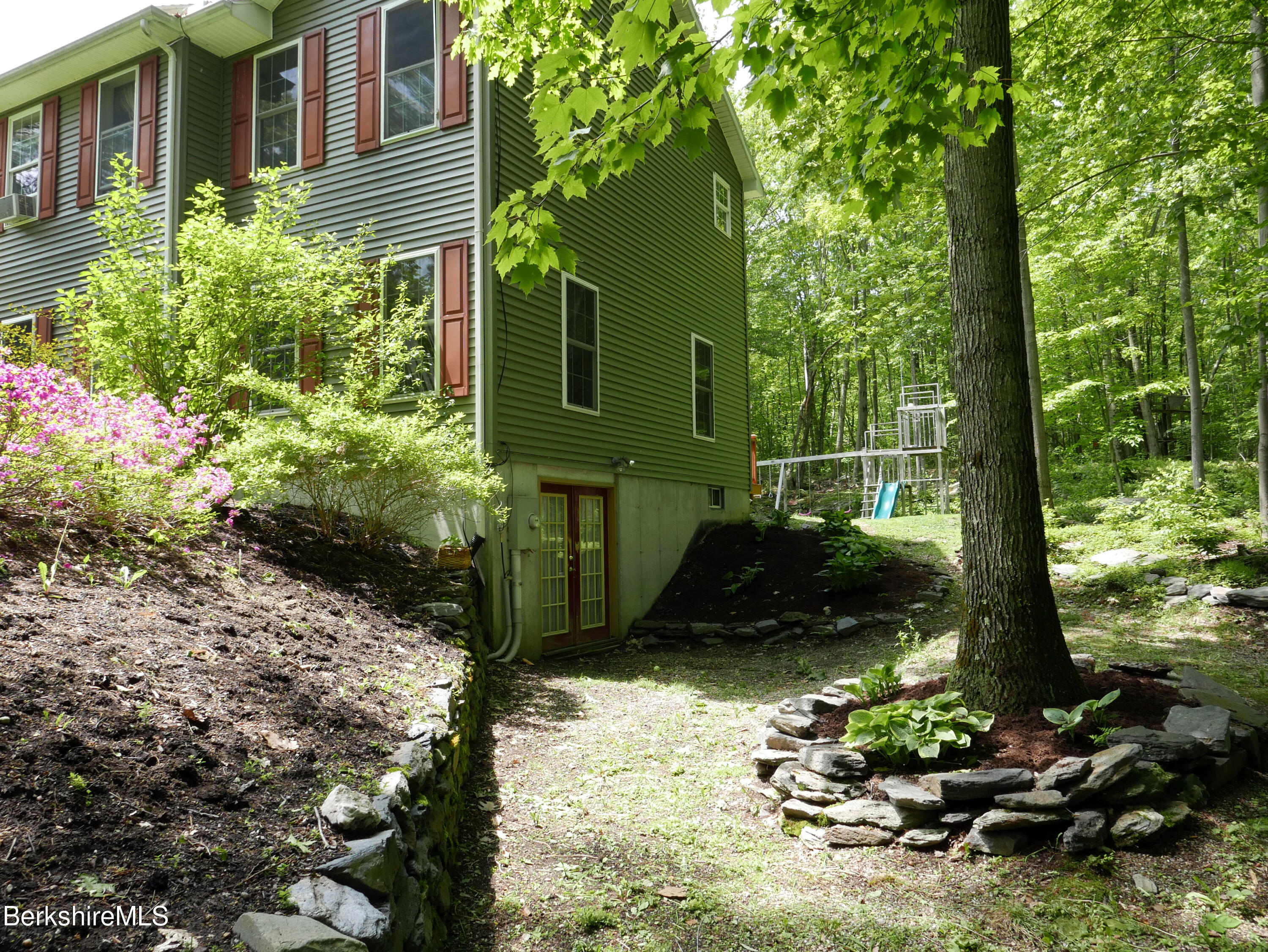 217 Bailey Road Lanesborough, MA 01237 - Photo 5 of 42 P1030833