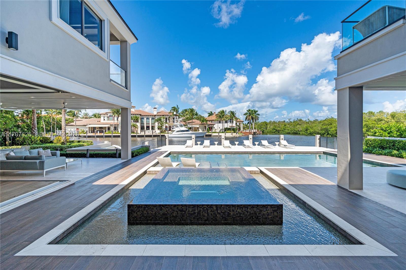 701 Northeast 45th Road Boca Raton, FL 33431 - Photo 4 of 27 Gallery Image 4