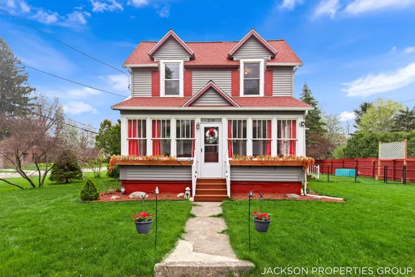 $419,900 | 218 North Jackson Street, Spring Lake, MI 49456