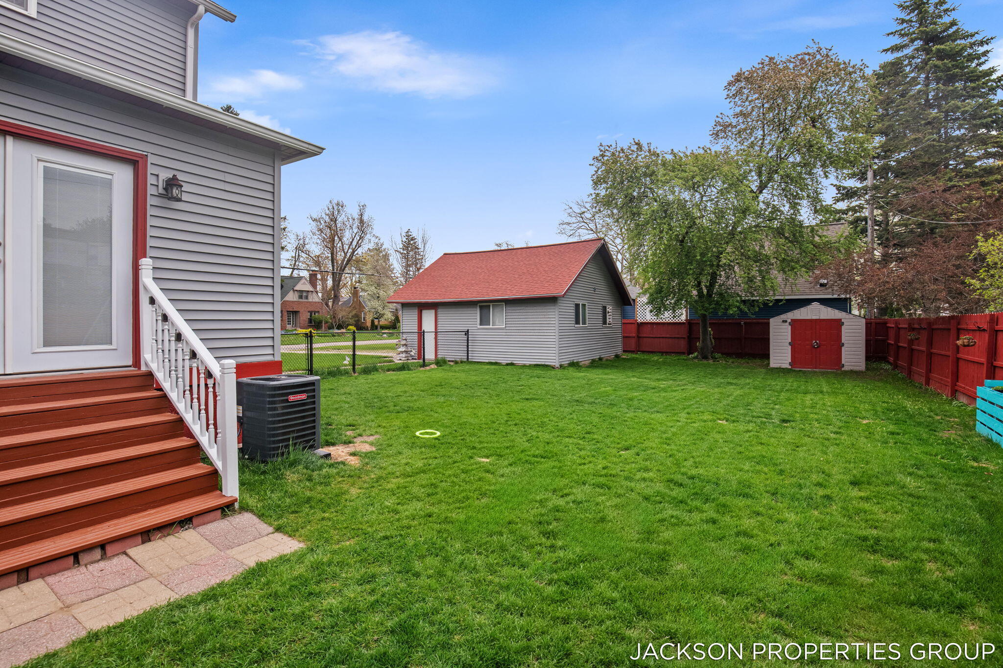 218 North Jackson Street Spring Lake, MI 49456 - Photo 9 of 64 50-web-or-mls-151