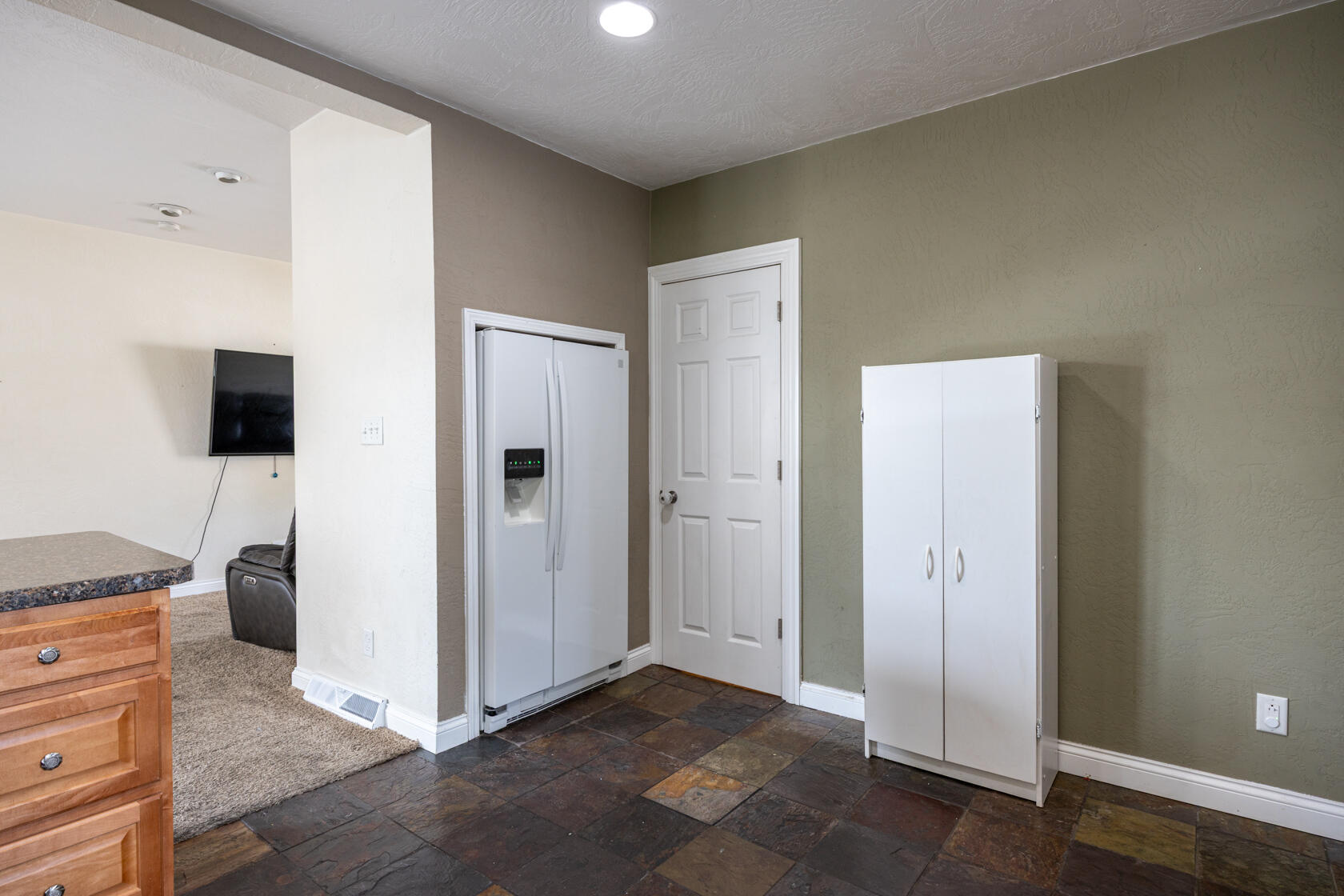 138 North Locust Street Appleton, WI 54914 - Photo 5 of 32 Kitchen