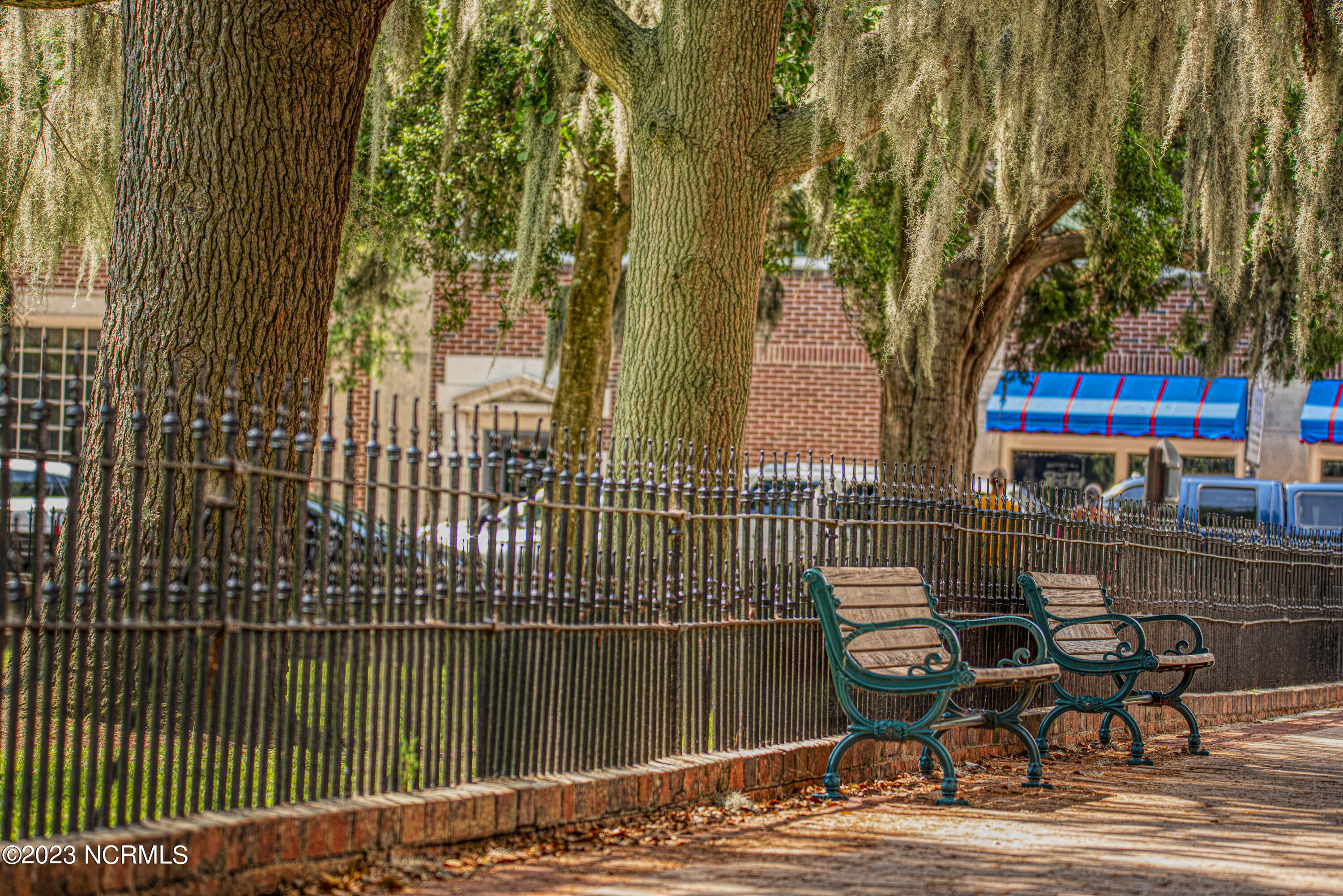 1504 Tryon Road New Bern, NC 28560 - Photo 48 of 54 middle st benches 1