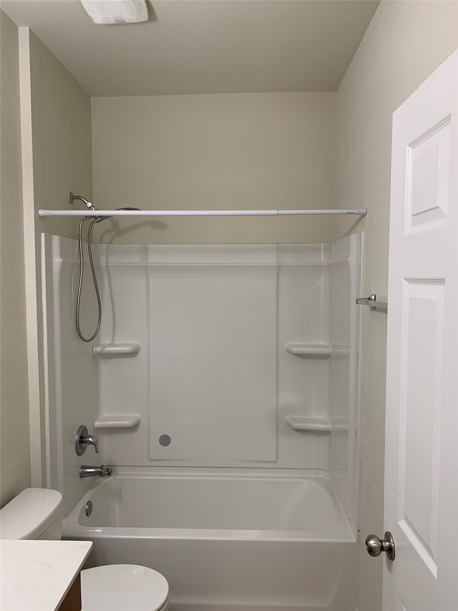 113 Sierra Mar Loop Leander, TX 78641 - Photo 19 of 22 a bathroom with a sink a toilet and a bathtub
